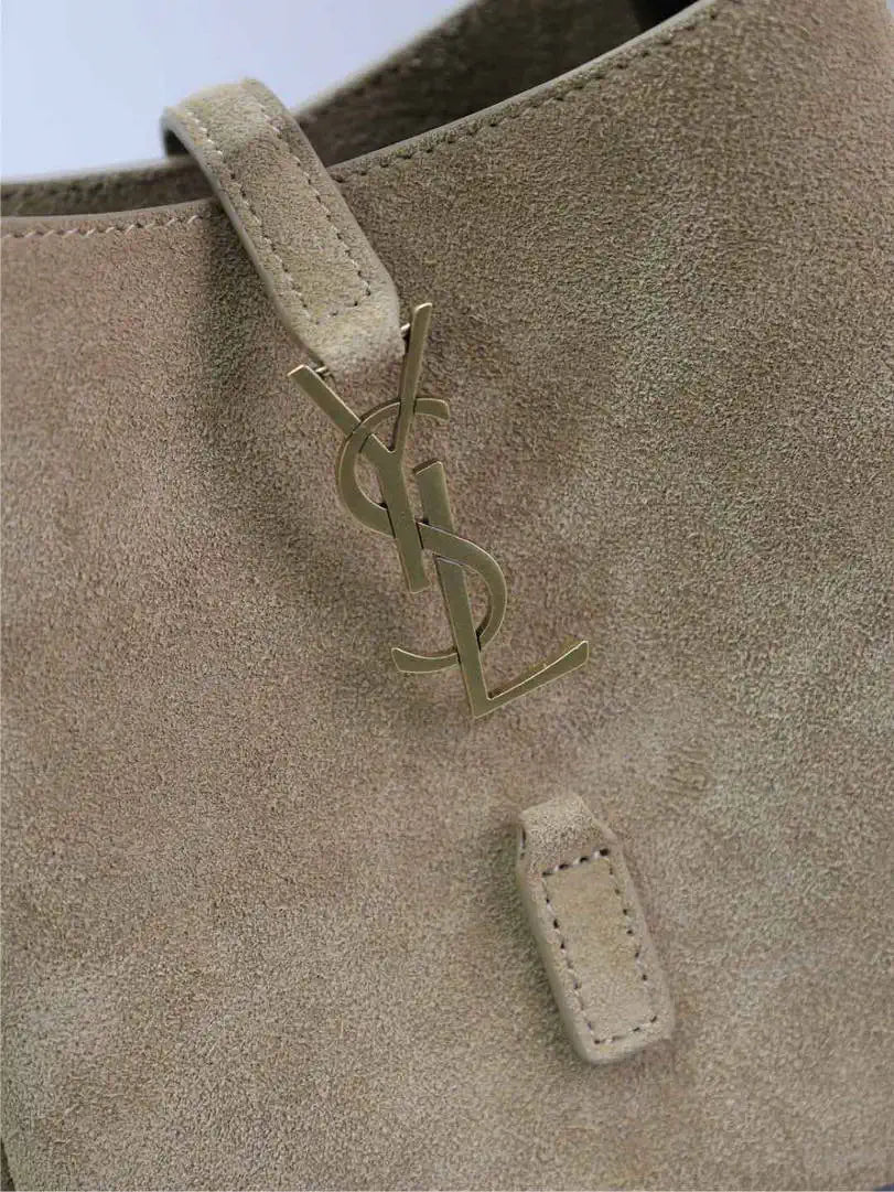 YSL 713938 LE 5 A 7 supple baby in Suede leather