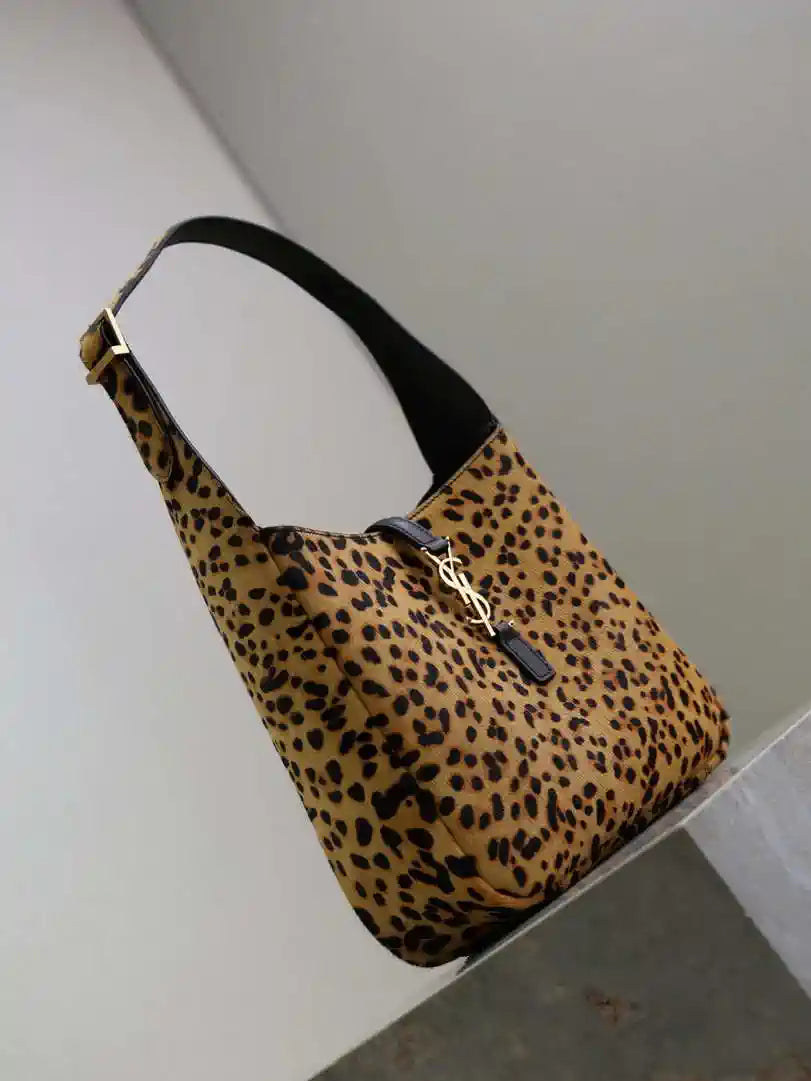 YSL 713938 LE 5 A 7 Supple Small In Grained Leather Leopard print