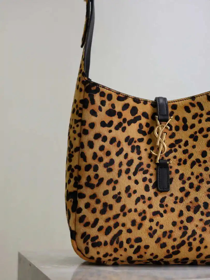 YSL 713938 LE 5 A 7 Supple Small In Grained Leather Leopard print