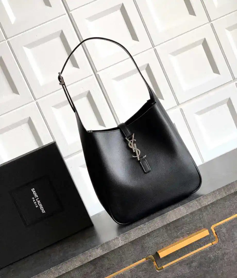 YSL 713938 LE 5 A 7 Supple Small In Grained Leather Black Silver