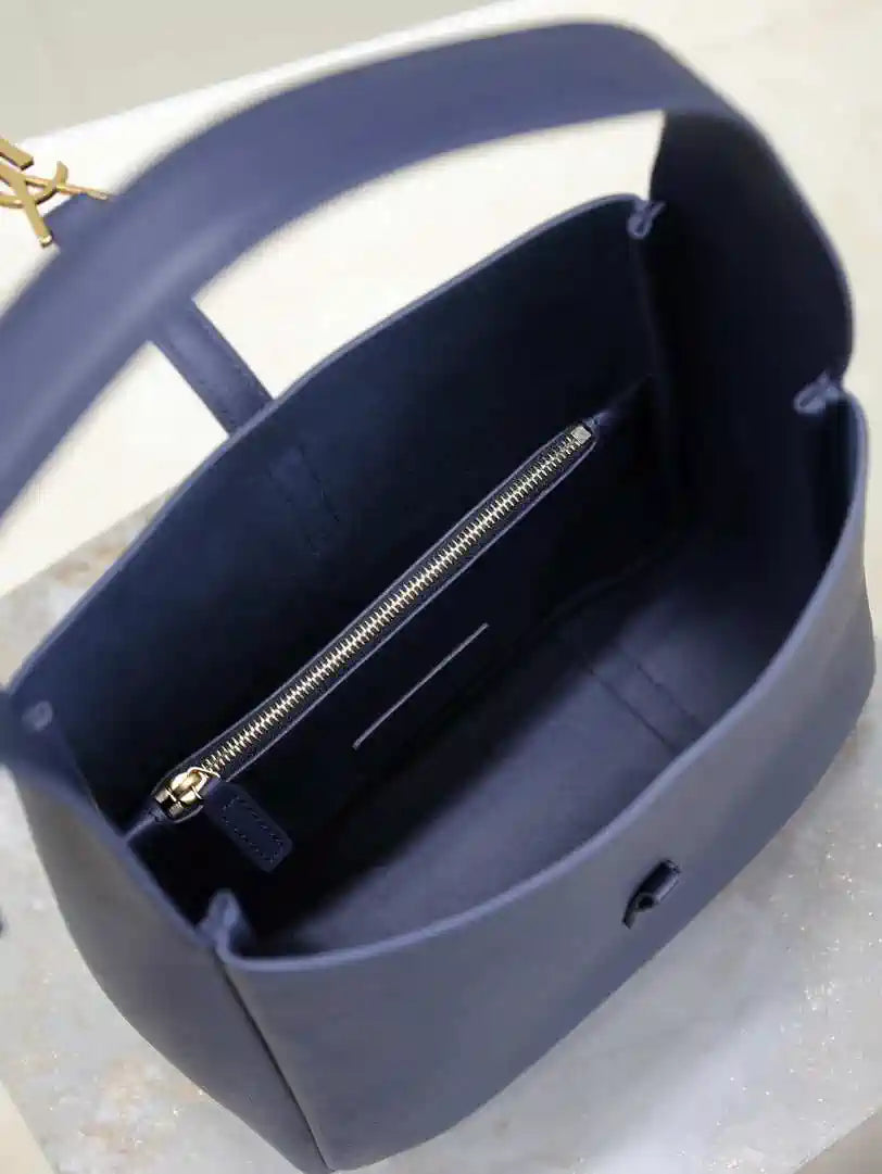 YSL 713938 LE 5 A 7 Supple Small In Grained Leather Navy Blue
