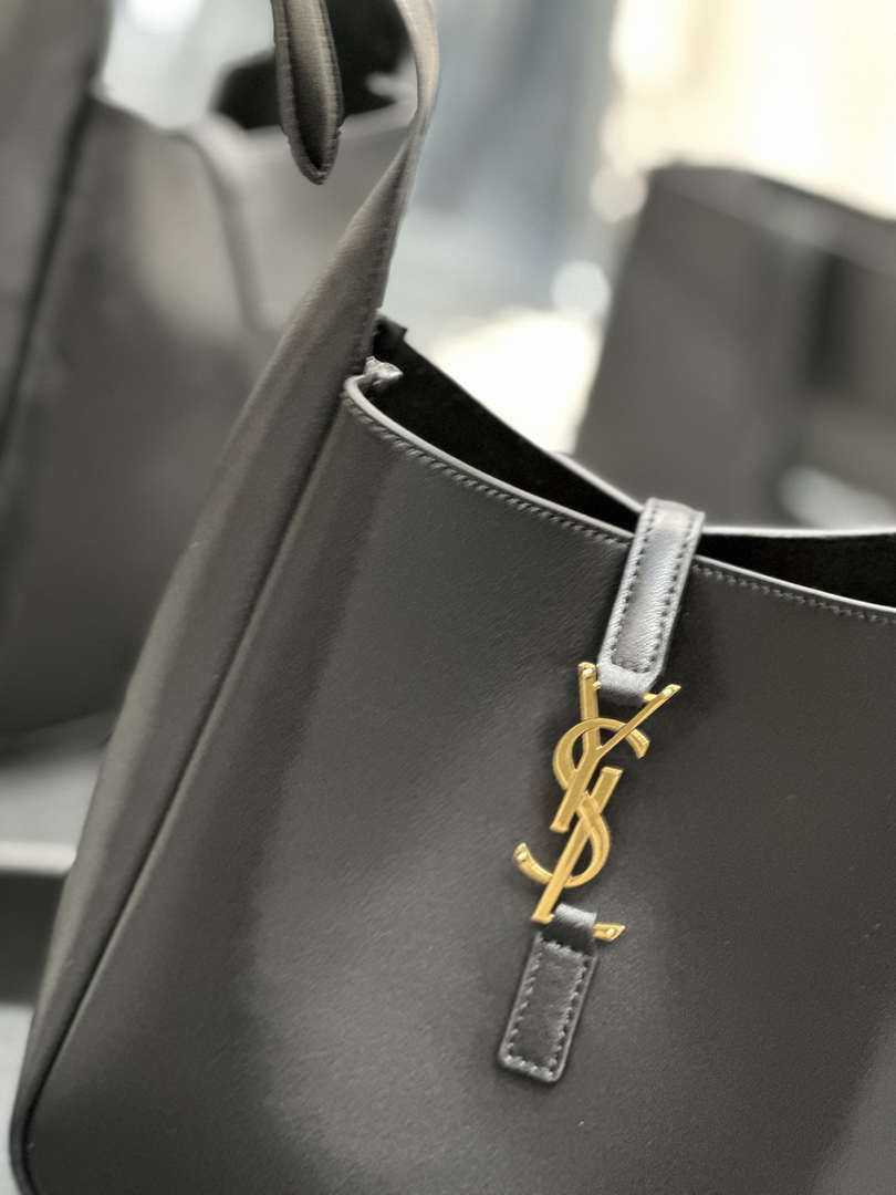 YSL 713938 LE 5 A 7 Supple Small In Grained Leather Black