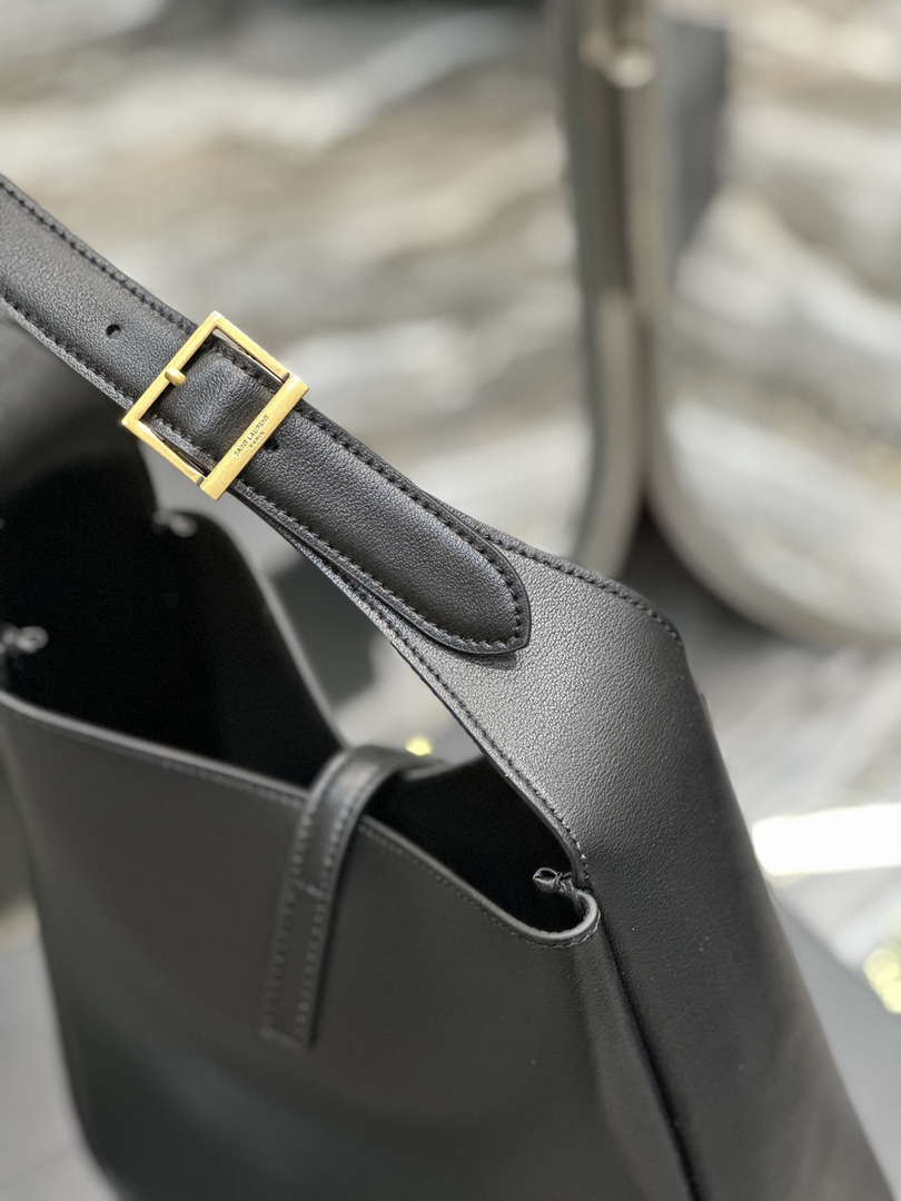 YSL 713938 LE 5 A 7 Supple Small In Grained Leather Black