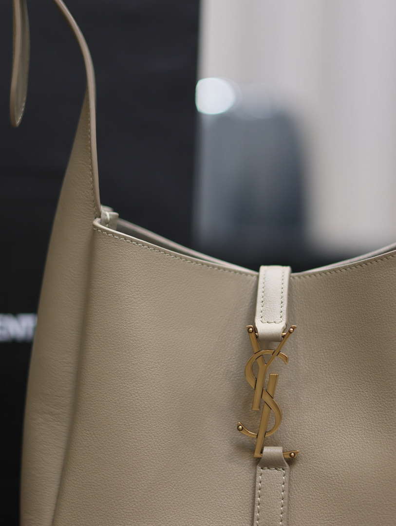 YSL 713938 LE 5 A 7 Supple Small In Grained Leather Dusty Gray