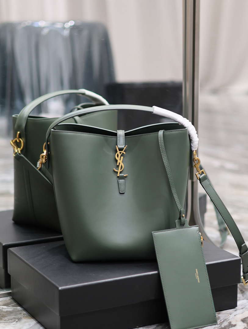 YSL 742828 Le 5 ¨¤ 7 Supple Small In Smooth Leather Green