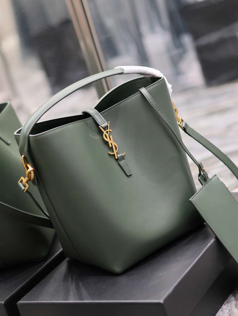 YSL 742828 Le 5 ¨¤ 7 Supple Small In Smooth Leather Green
