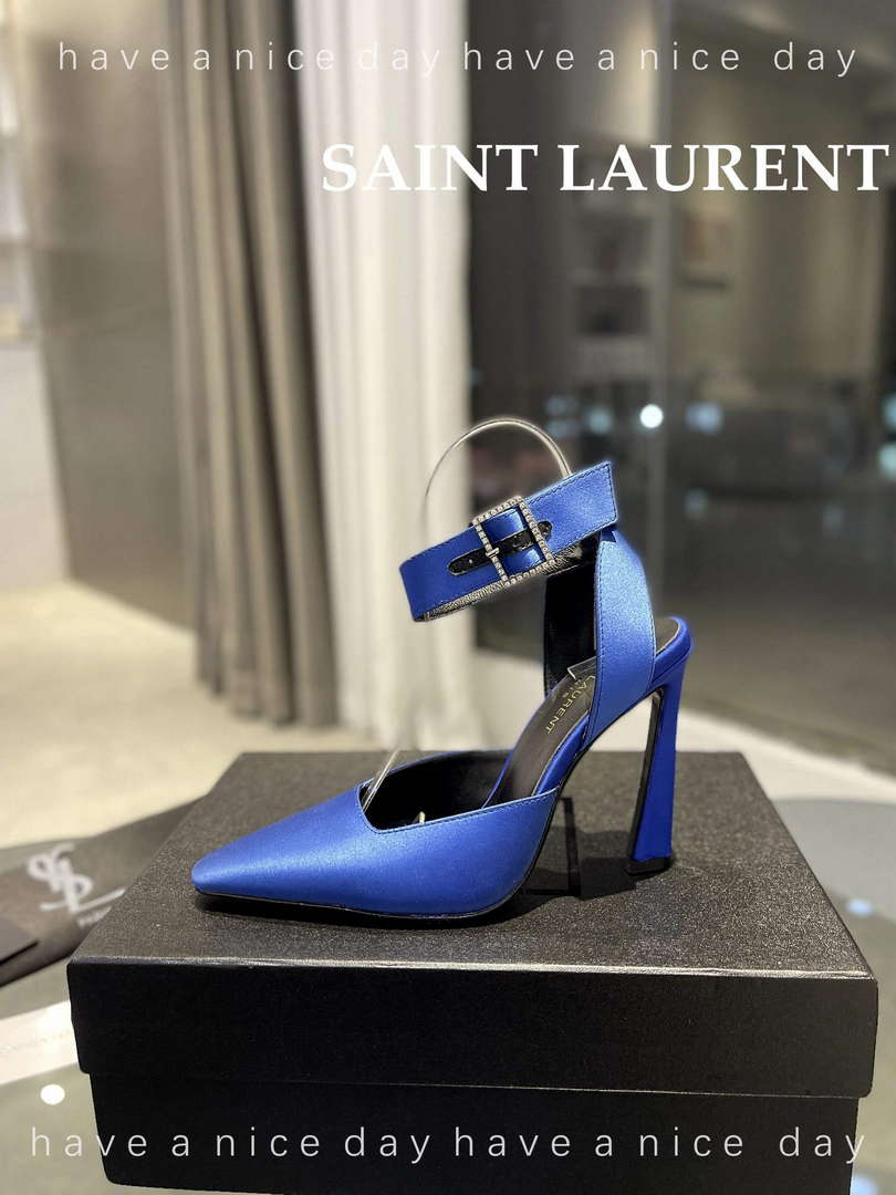 YSL 7176081 Fanny Slingback Pumps In Crepe Satin Y67320