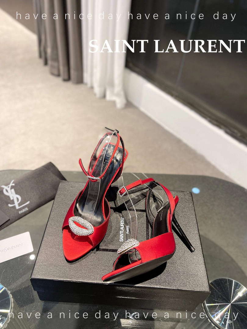 YSL 7176081 Fanny Slingback Pumps In Crepe Satin Y67324