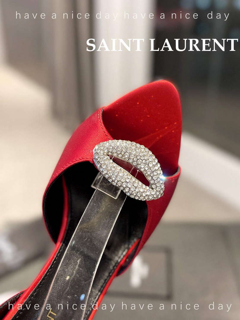 YSL 7176081 Fanny Slingback Pumps In Crepe Satin Y67324