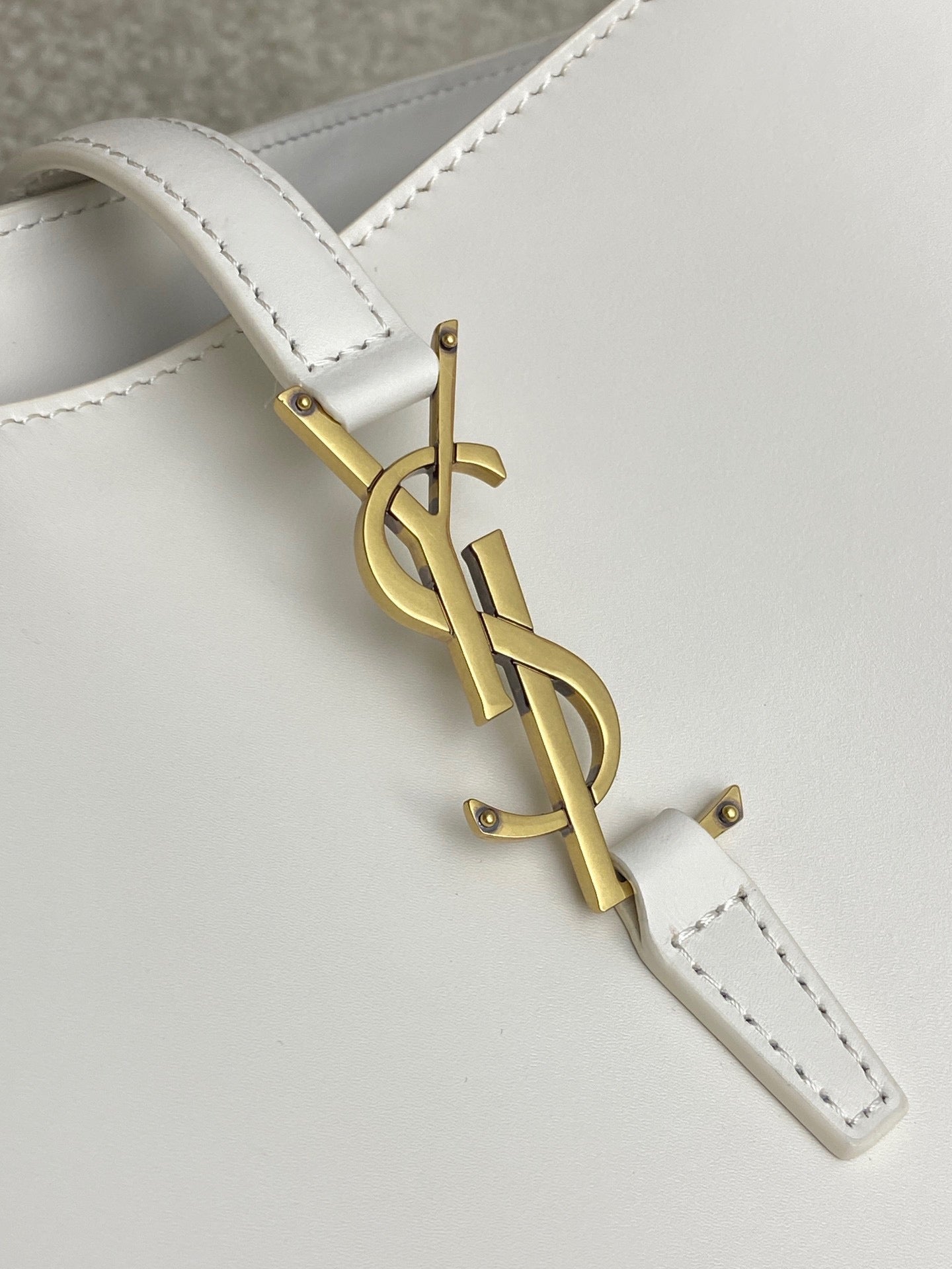 YSL 742828 Le 37 In Vegetable-Tanned Leather White