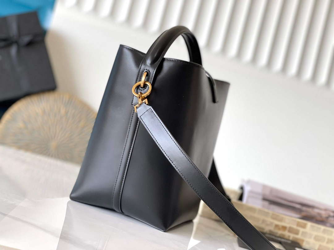 YSL 7428282 Le 37 Bucket In Shiny Leather Black - Default Title - View 2