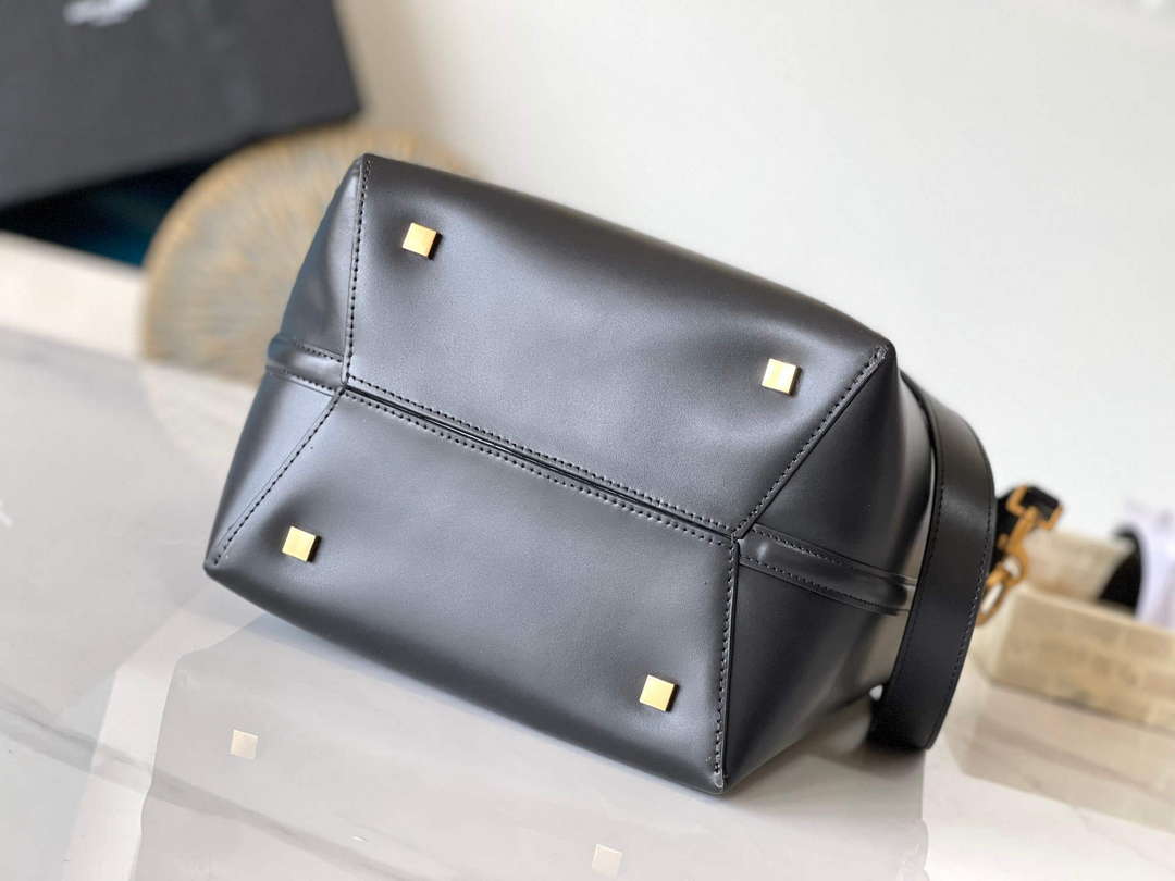 YSL 7428282 Le 37 Bucket In Shiny Leather Black - Default Title - View 5