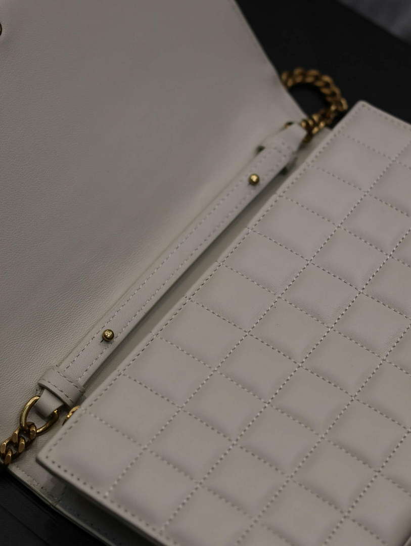 YSL 743346 Cassandre Matelass¨¦ Carr¨¦ Chain Wallet In Quilted Leather White