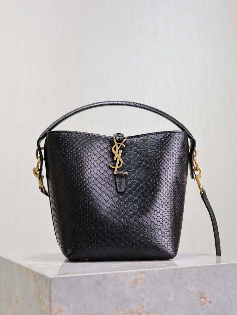 YSL 749036 LE 37 small in alligator Black snake print