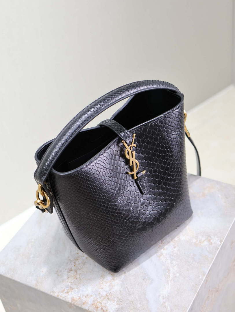 YSL 749036 LE 37 small in alligator Black snake print