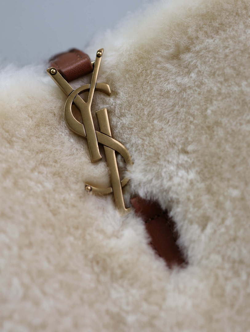 YSL 749036 LE 37 small in in Lambswool leather Beige