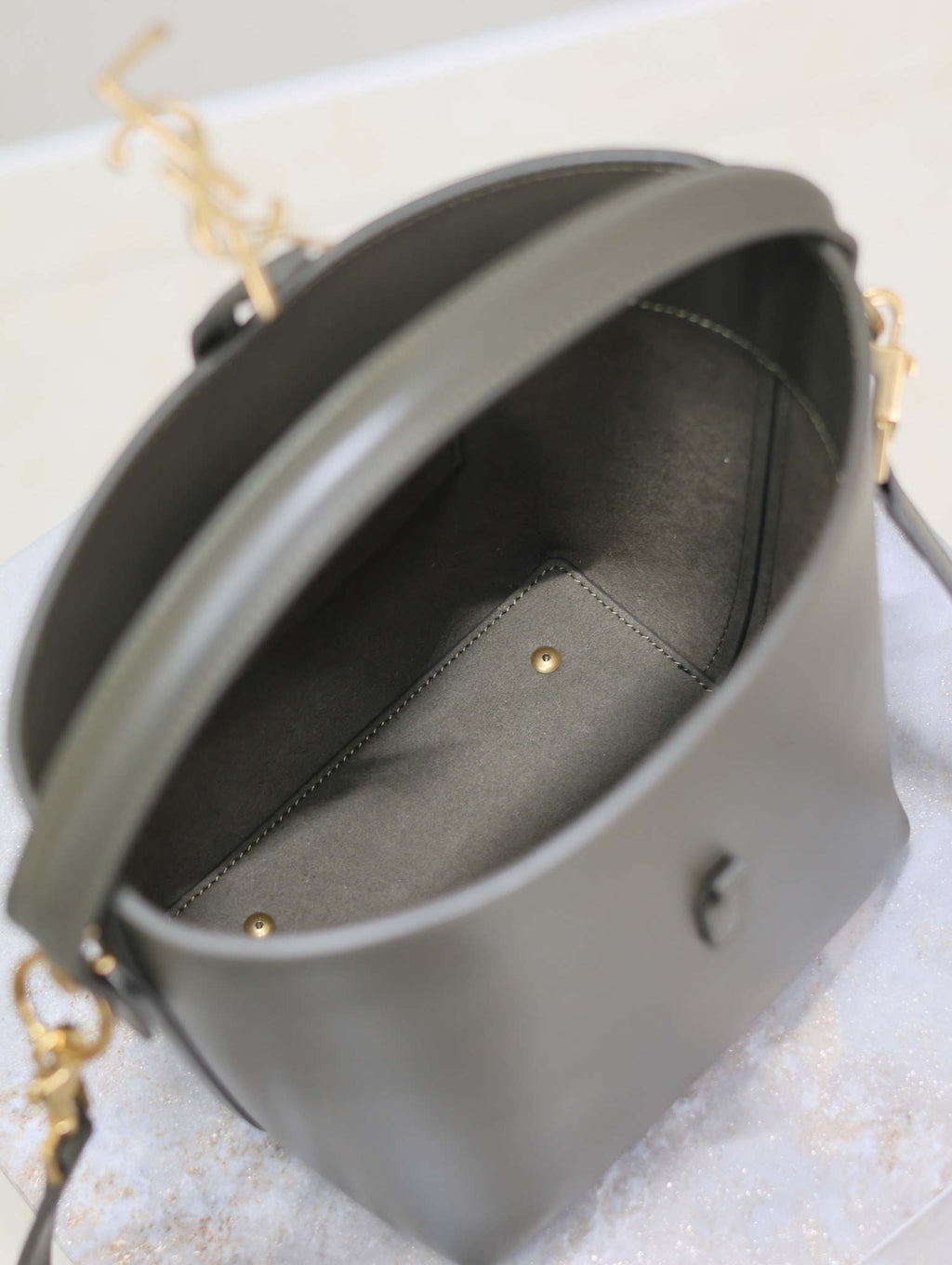 YSL 749036 LE 37 small in in shiny leather Dark green