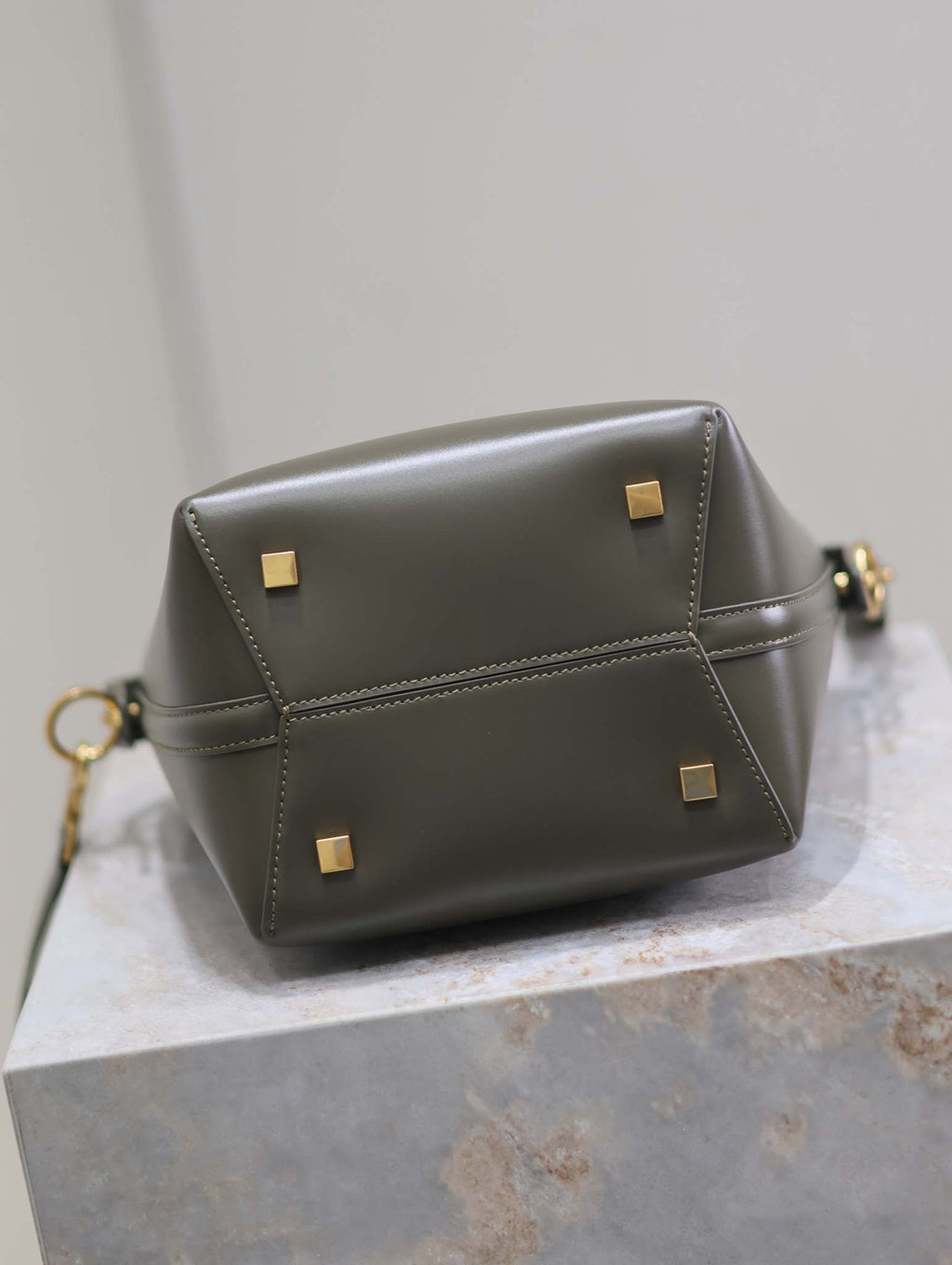 YSL 749036 LE 37 small in in shiny leather Dark green