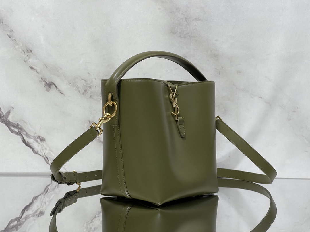 YSL 749036 LE 37 small in in shiny leather green