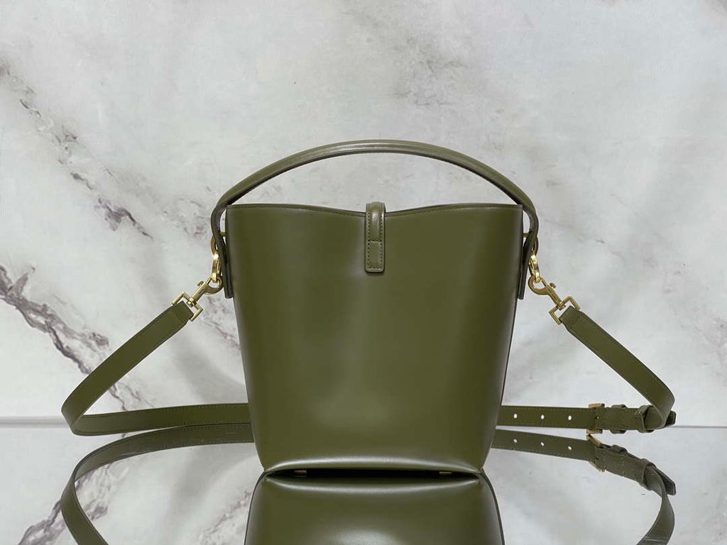 YSL 749036 LE 37 small in in shiny leather green