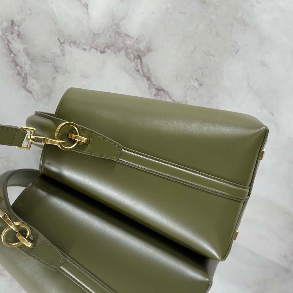 YSL 749036 LE 37 small in in shiny leather green