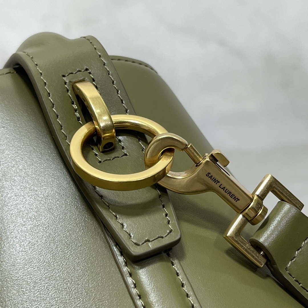 YSL 749036 LE 37 small in in shiny leather green