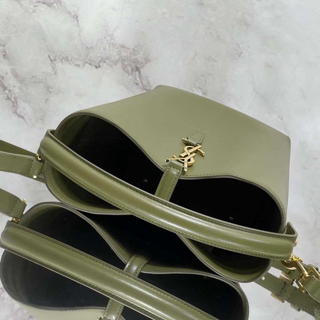 YSL 749036 LE 37 small in in shiny leather green
