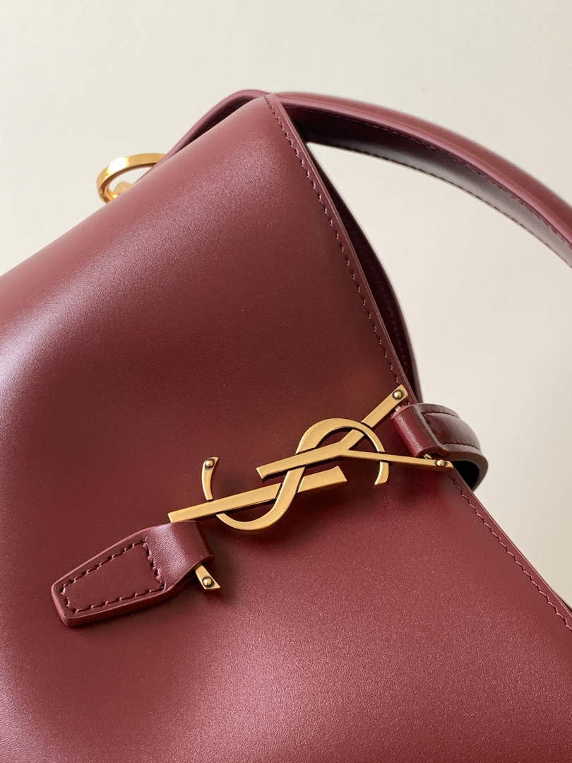 YSL 749036 LE 37 small in in shiny leather Red