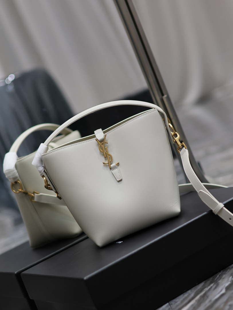 YSL 749036 LE 37 small in in shiny leather White