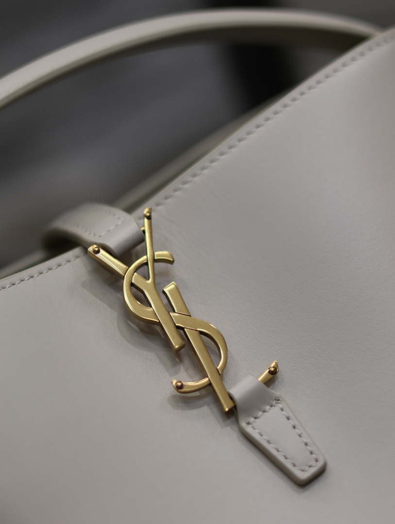 YSL 749036 LE 37 small in in shiny leather White