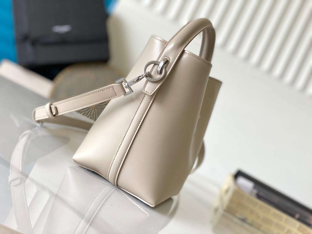 YSL 7490362 Le 37 Small In Shiny Leather Apricot