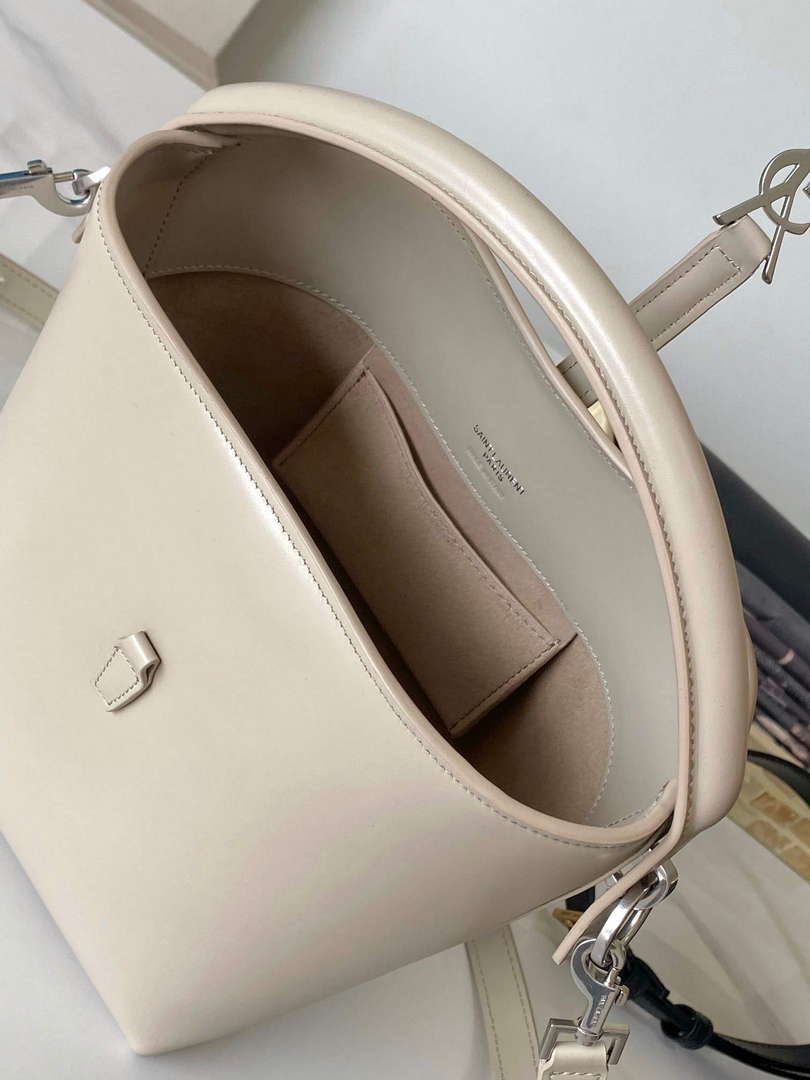 YSL 7490362 Le 37 Small In Shiny Leather Apricot