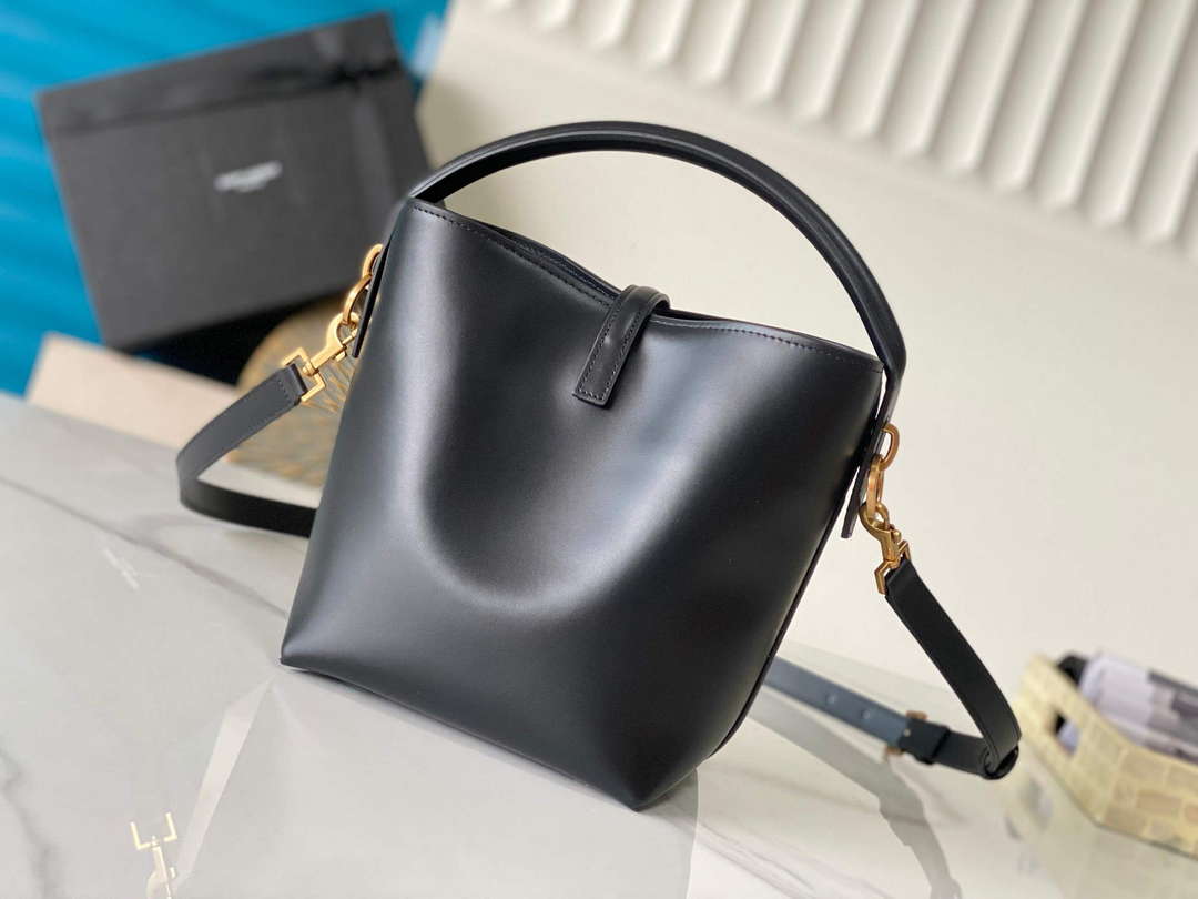 YSL 7490362 Le 37 Small In Shiny Leather Black - Default Title - View 4
