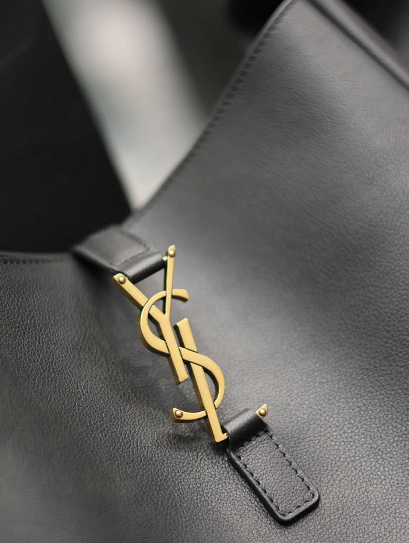 YSL 753837 Le 5 ¨¤ 7 Supple Large In Smooth Leather Black