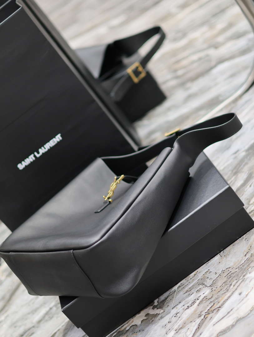 YSL 753837 Le 5 ¨¤ 7 Supple Large In Smooth Leather Black