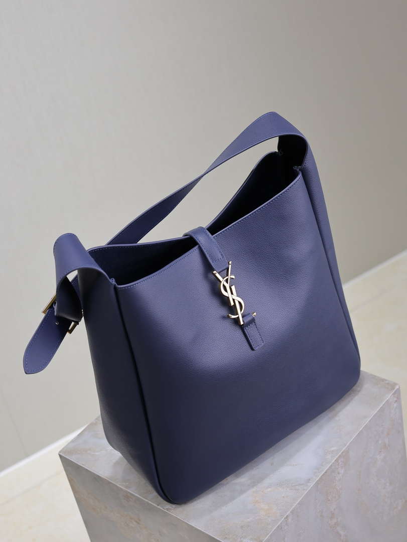 YSL 753837 Le 5 ¨¤ 7 Supple Large In Smooth Leather Blue