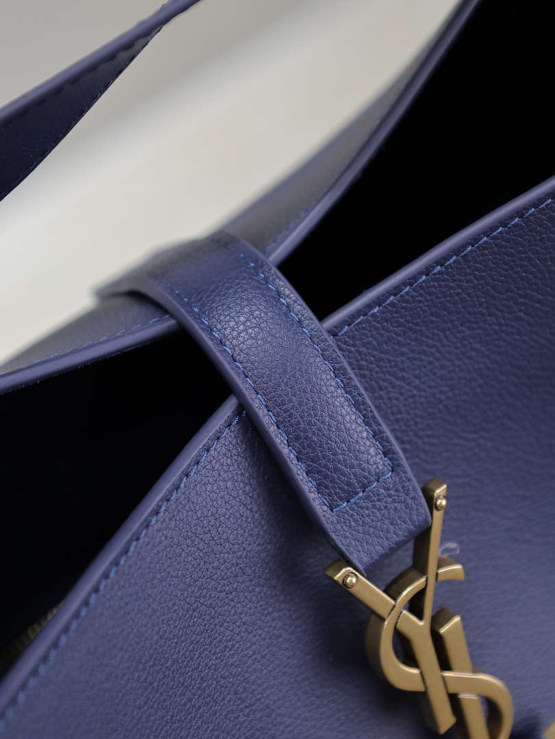 YSL 753837 Le 5 ¨¤ 7 Supple Large In Smooth Leather Blue