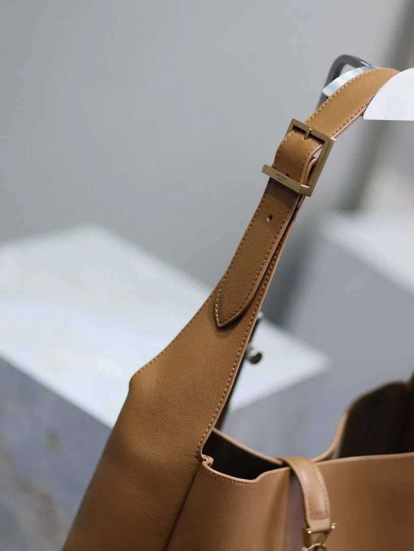 YSL 753837 Le 5 ¨¤ 7 Supple Large In Smooth Leather Brown
