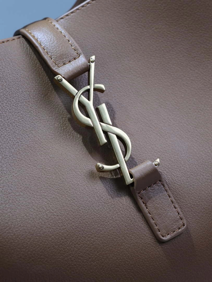 YSL 753837 Le 5 ¨¤ 7 Supple Large In Smooth Leather Brown