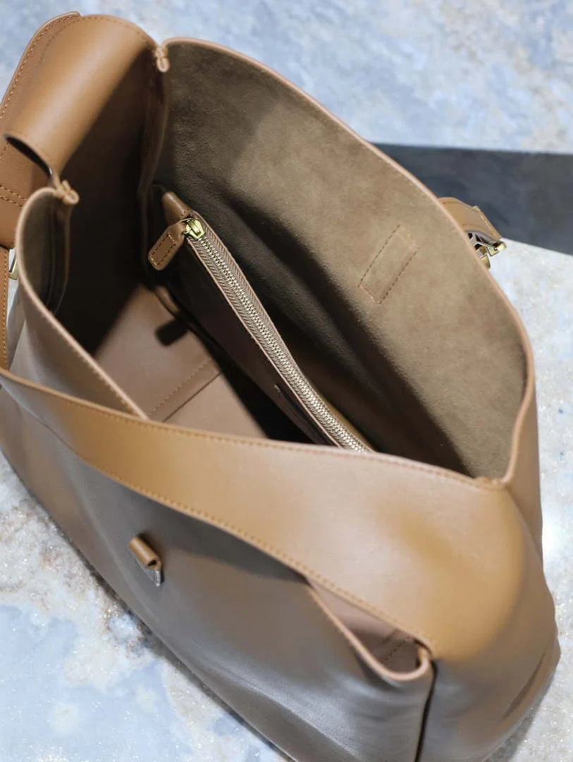 YSL 753837 Le 5 ¨¤ 7 Supple Large In Smooth Leather Brown