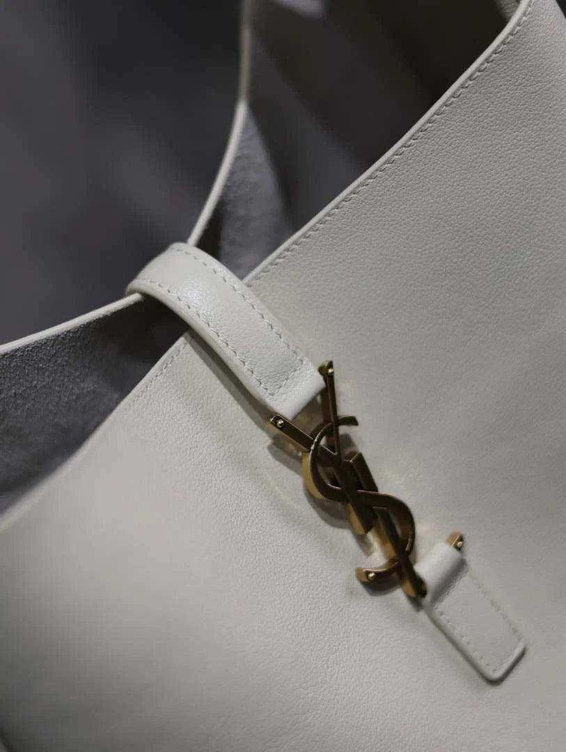 YSL 753837 Le 5 ¨¤ 7 Supple Large In Smooth Leather White