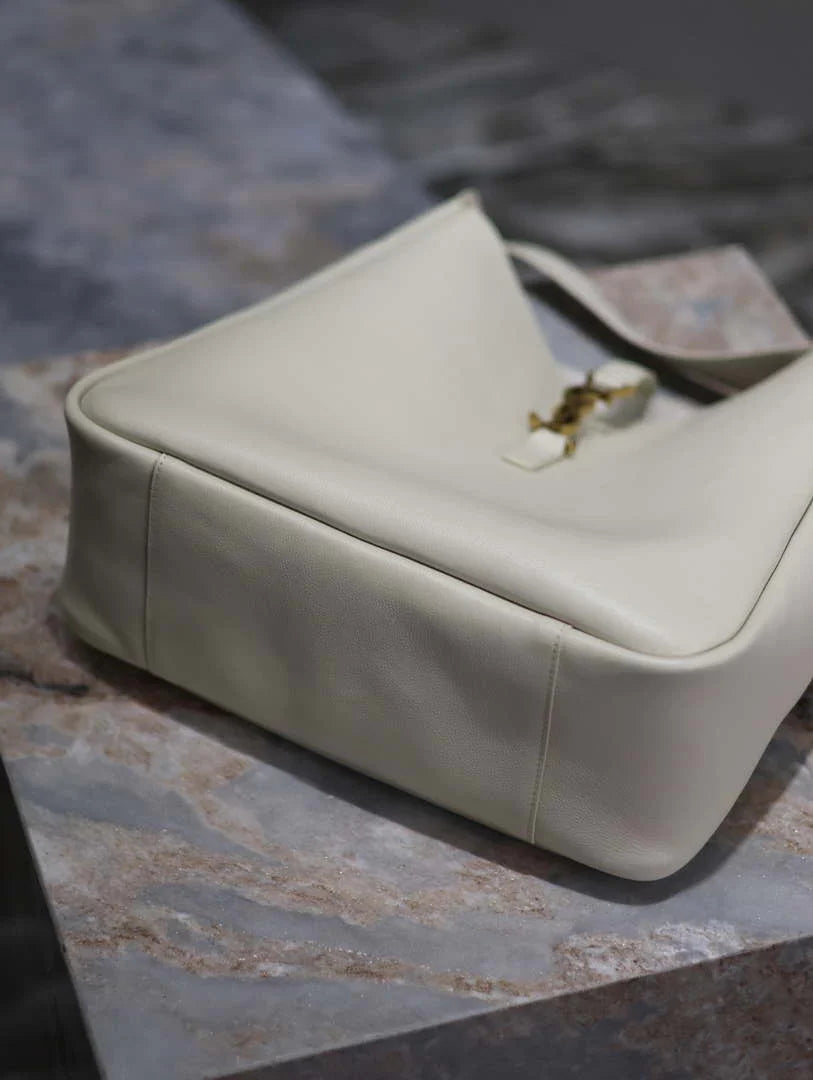 YSL 753837 Le 5 ¨¤ 7 Supple Large In Smooth Leather White
