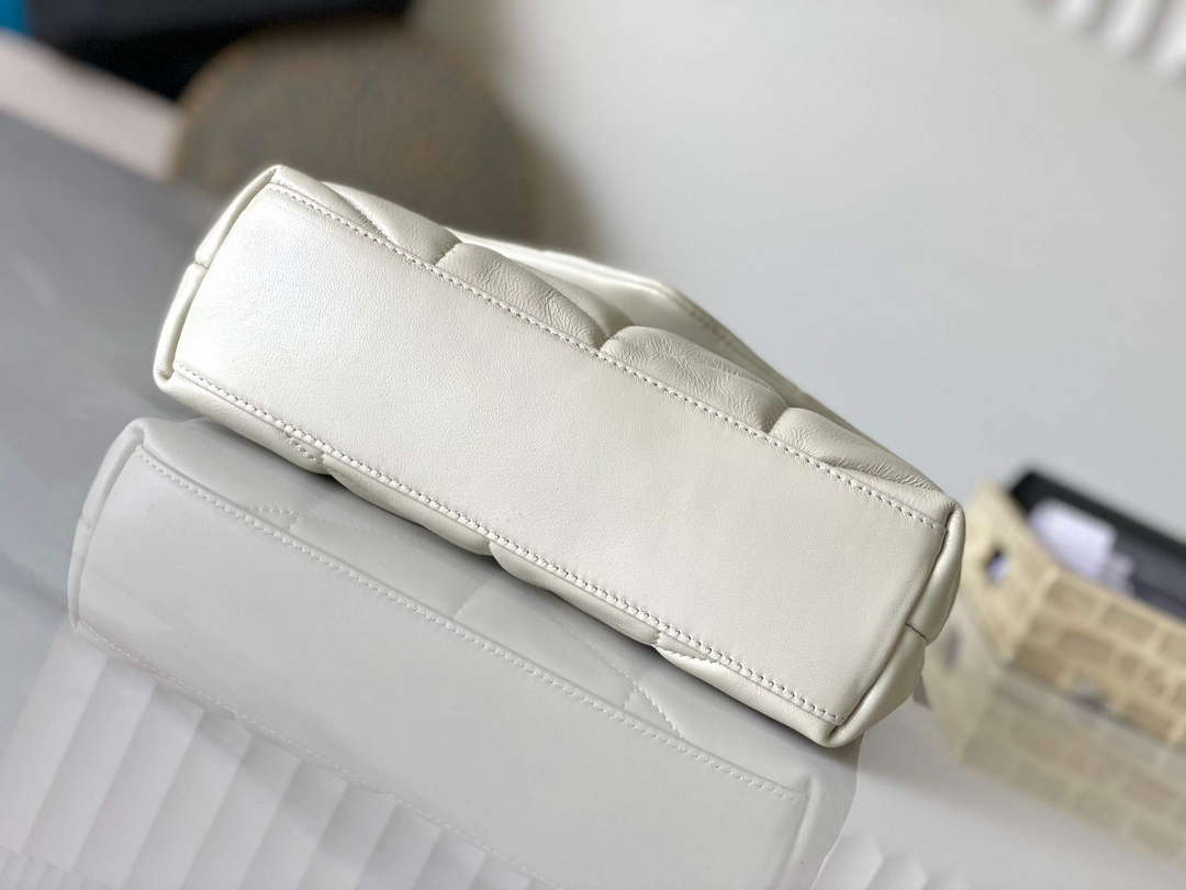 YSL 7593371 Puffer Toy Bag In Quilted Lambskin White - Default Title - View 4