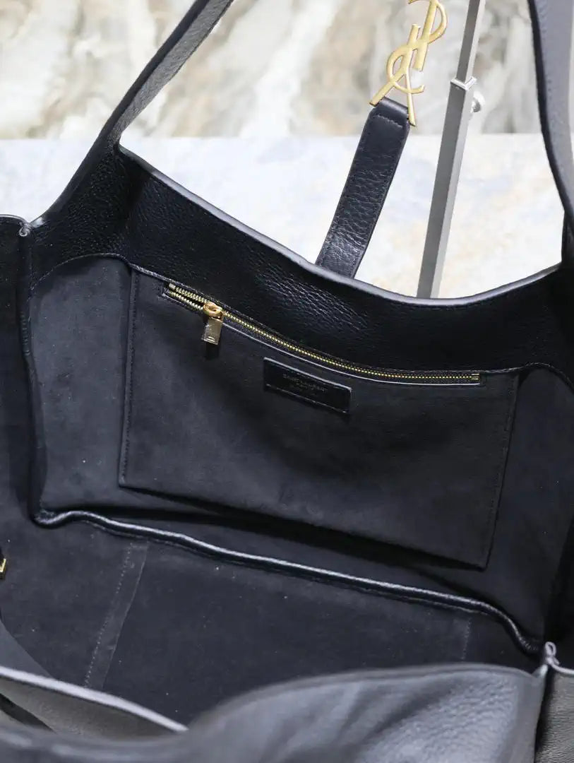 YSL 763435 LE 5 ¨¤ 7 BEA IN GRAINED LEATHER Black Gold