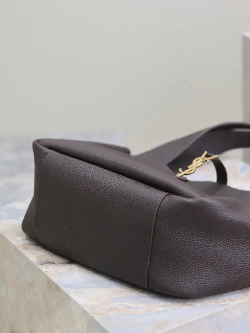 YSL 763435 LE 5 ¨¤ 7 BEA IN GRAINED LEATHER Dark Brown