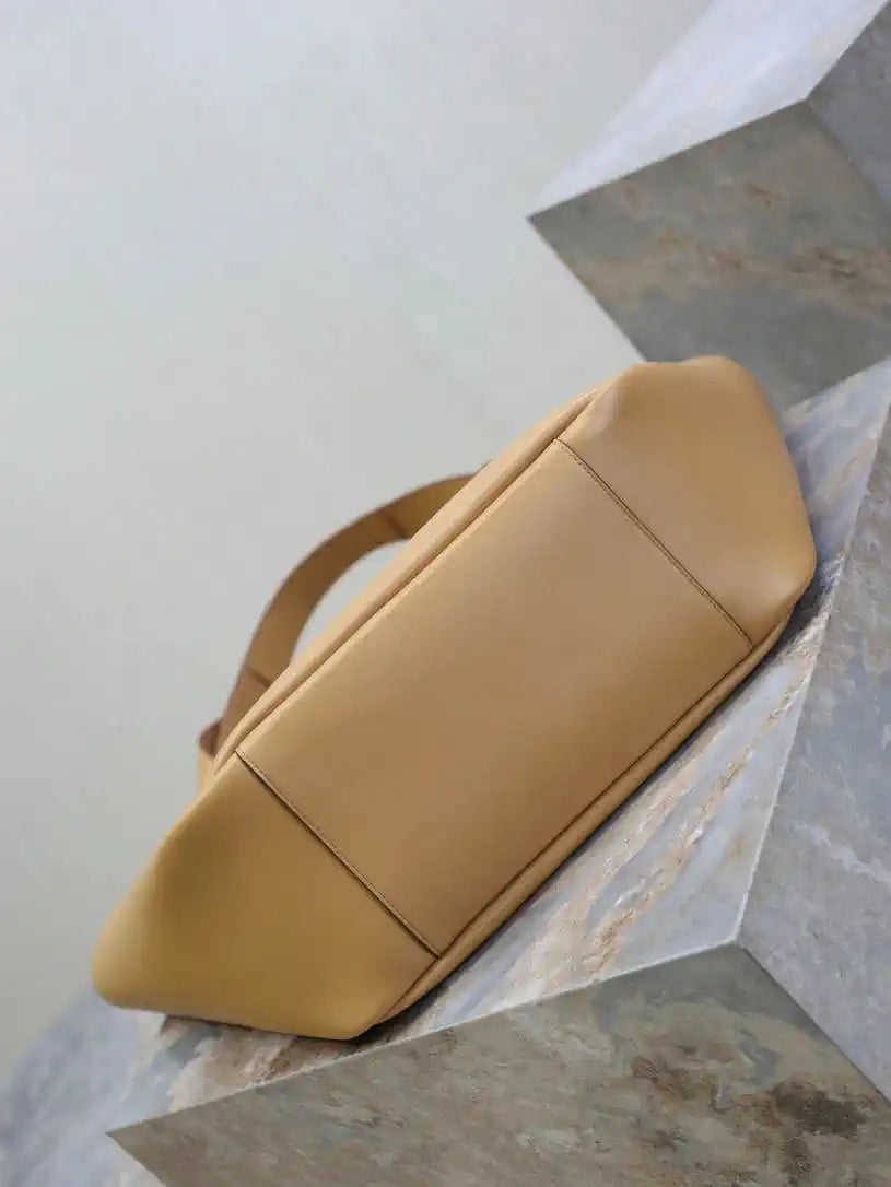 YSL 763435 LE 5 ¨¤ 7 BEA IN GRAINED LEATHER Apricot