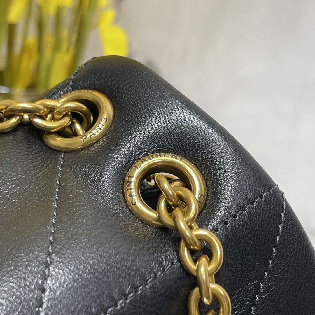 YSL 763475 JAMIE 4.3 Small in Lambskin Black