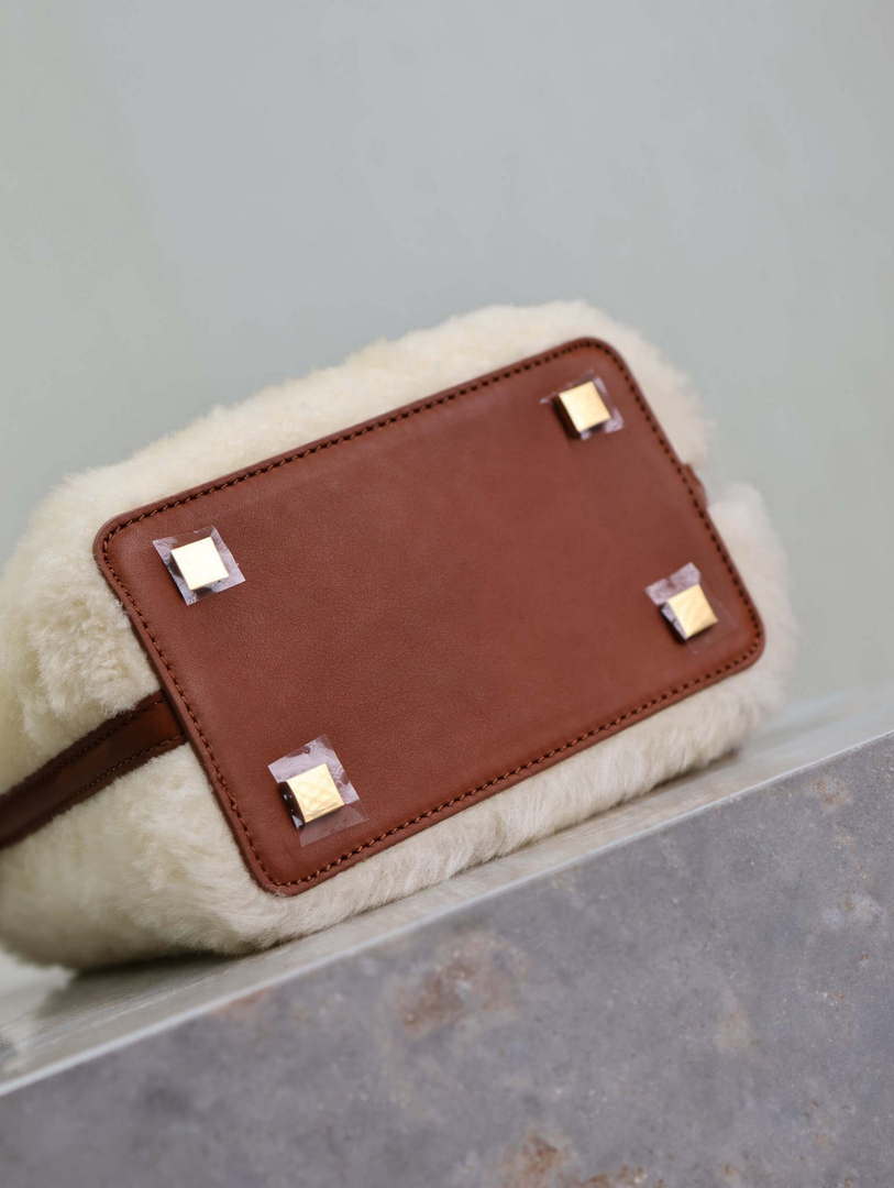 YSL 765870 LE 37 Mini in Lambswool leather Beige