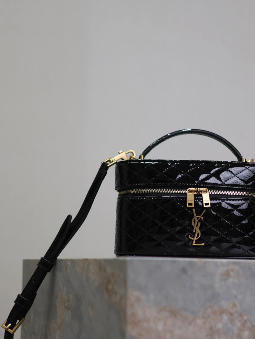 YSL 766731 GABY vanity bag in patent leather Black