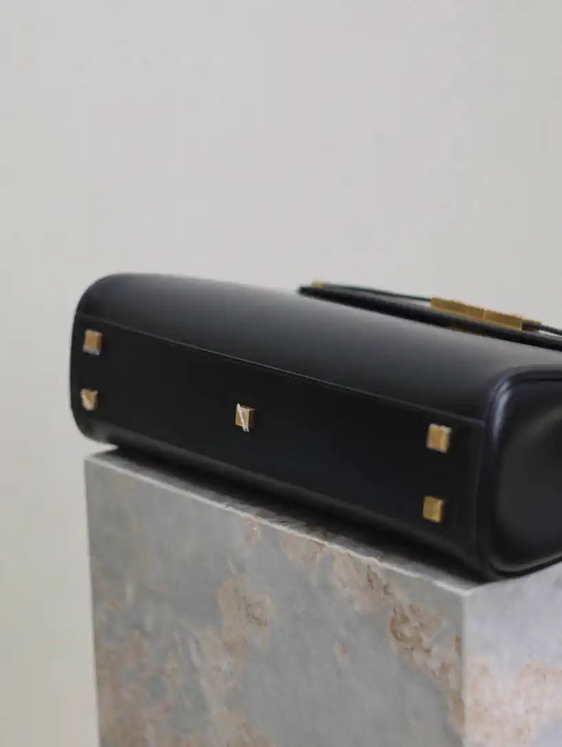 YSL 769512 Large MANHATTAN in BOX SAINT LAURENT Black